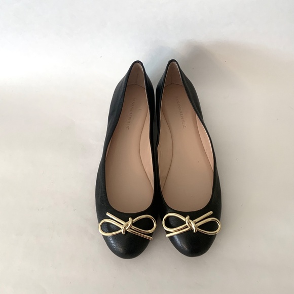 BANANA REPUBLIC BLACK LEATHER BALLET FLATS WITH METAL GOLD BOW Dress Shoes 8 - Picture 7 of 13
